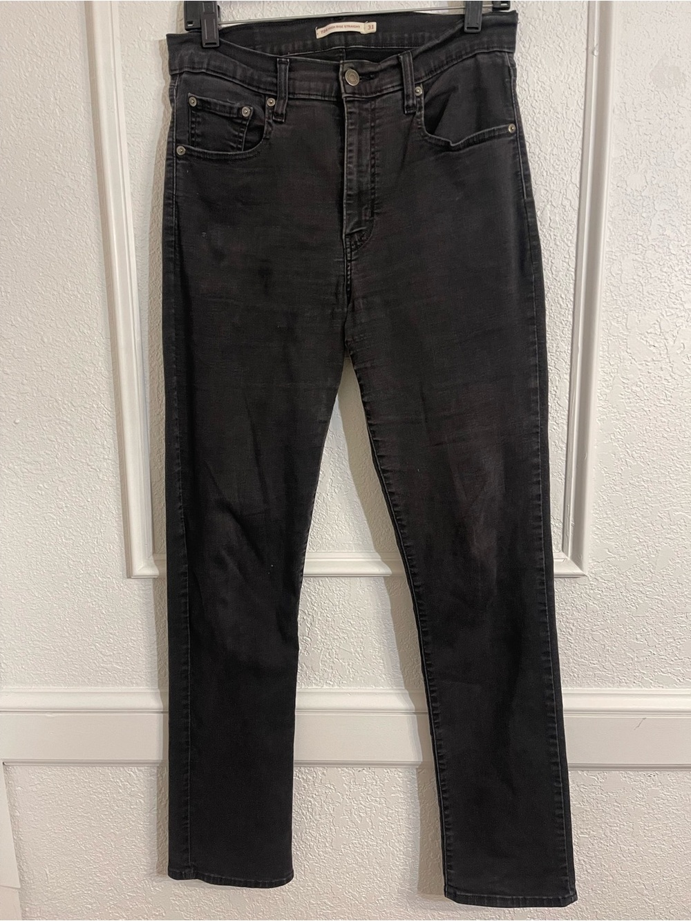 Women’s Levi High-Rise Straight Black Stretch Jeans